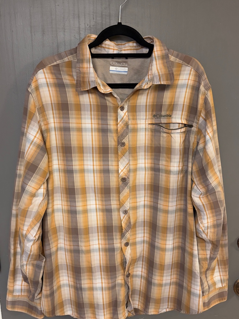 Columbia Men’s Yellow and Tan Plaid Button-Down Shirt
